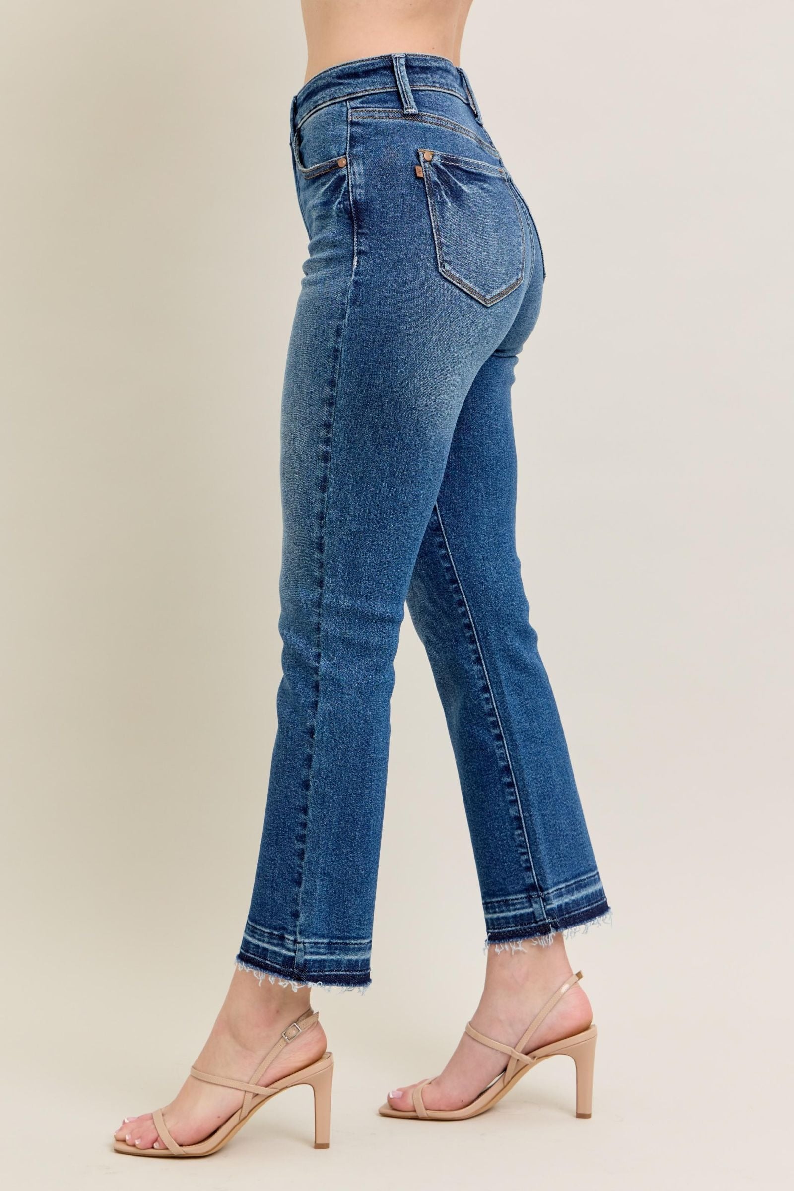 High-rise Judy Blue Jeans 88981 with vintage wash and kick flare.