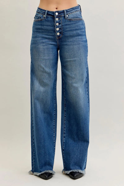 High waist Judy Blue Jeans with button-fly closure and straight-leg fit in stretch denim