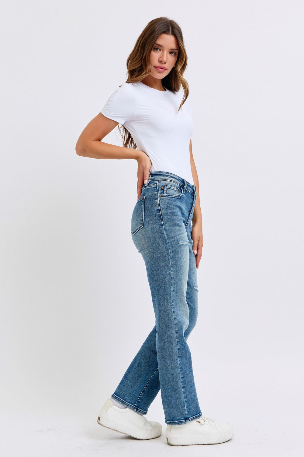 Judy Blue Jeans midrise contrast wash destroyed dad jeans with 32-inch inseam and comfortable fit