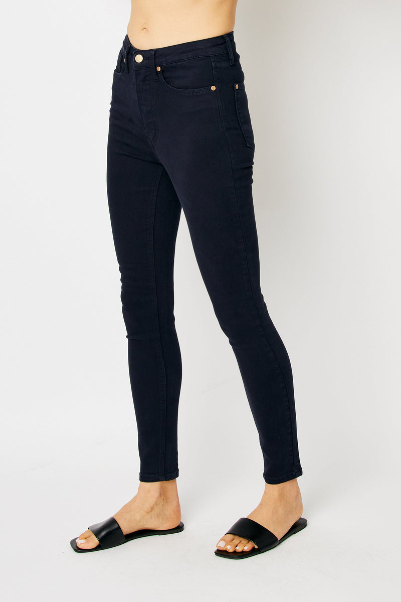 Judy Blue Jeans high waist navy skinny jeans with tummy control and 29-inch inseam worn by model