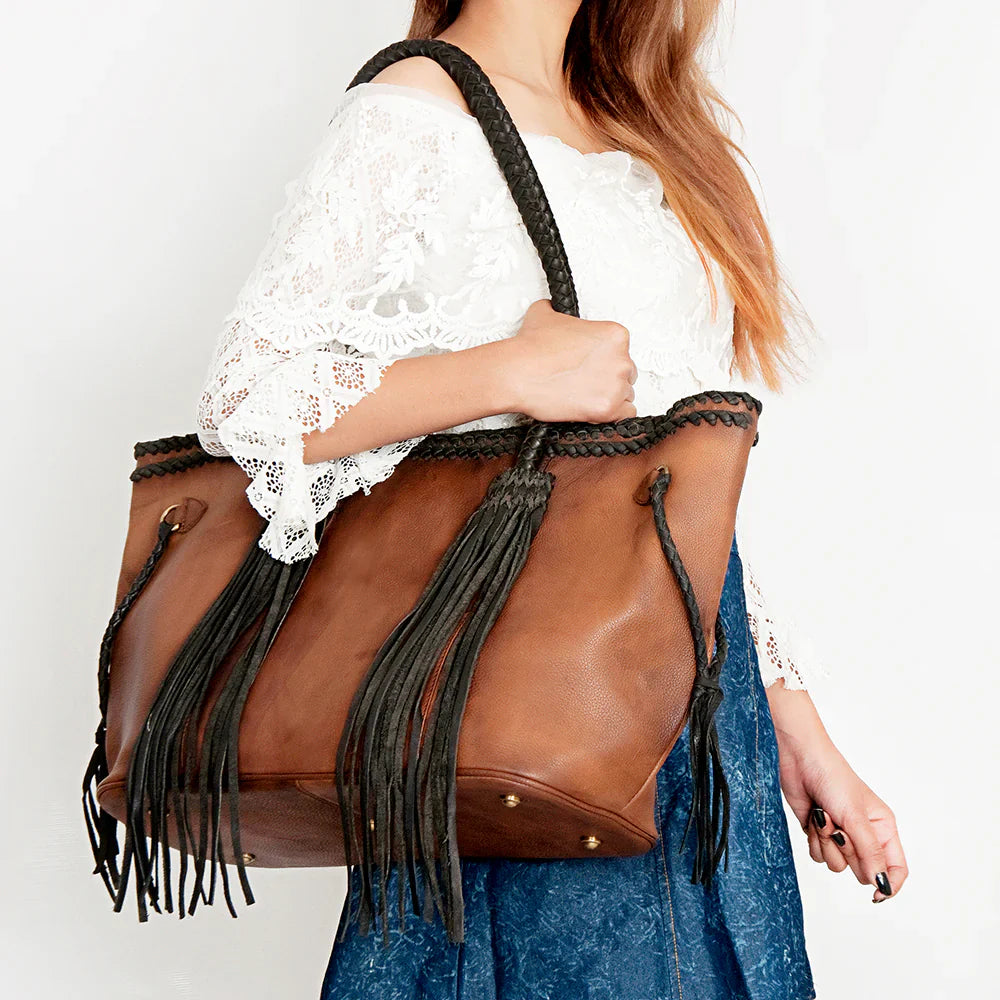American Darling Tote Bag ADBGD132A with fringes and braided leather strap, made from genuine full grain leather.