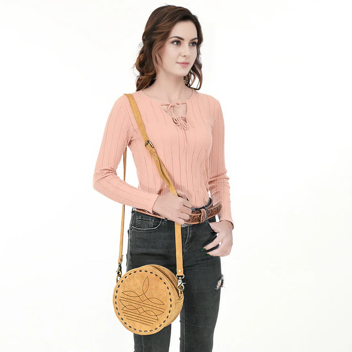 American Darling Canteen Bag ADBGA620B in genuine suede leather with adjustable shoulder strap.