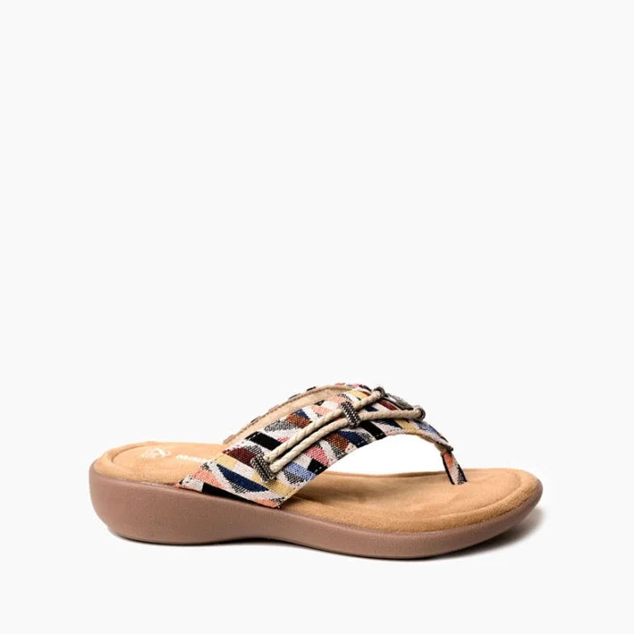 Pre Order Minnetonka SILVERTHORNE 360° sandals with memory foam and metal ornaments.