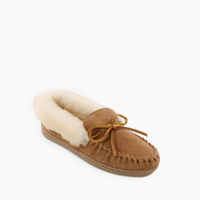 Minnetonka Alpine Sheepskin Moccasin with suede and plush sheepskin lining.