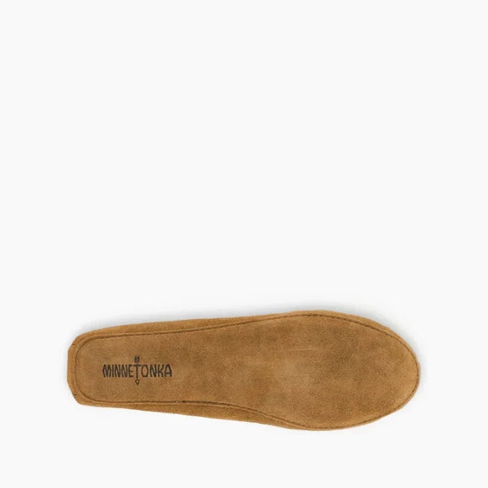 Minnetonka Sheepskin Softsole Moc with premium sheepskin and soft sole design.