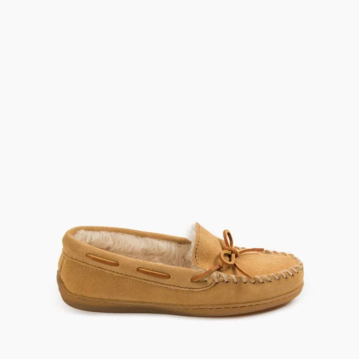 Pre Order Minnetonka PILE LINED HARDSOLE moccasin with suede exterior and cozy pile lining.