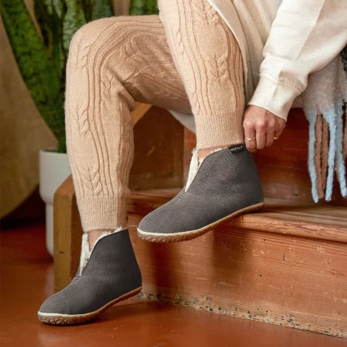 Pre Order Minnetonka TUCSON SHOES in water-resistant suede, showcasing cozy sheepskin lining and a flexible MinneTREAD rubber sole.