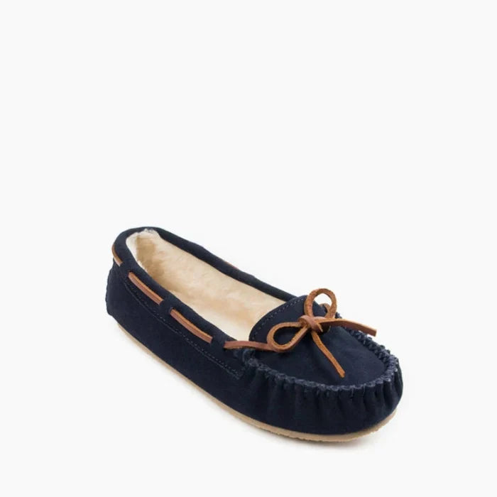 Pre Order Minnetonka CALLY SHOES with suede and sheepskin lining, durable rubber sole, and foldable collar for casual style.