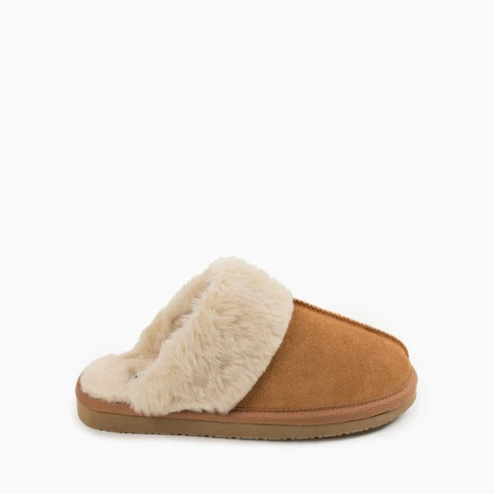 Pre Order Minnetonka CHESNEY SHOES, cozy suede slippers with plush lining and durable EVA sole.