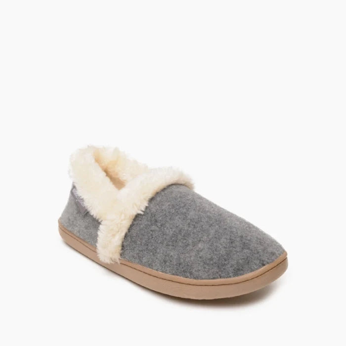 Pre Order Minnetonka DINA SHOES, gray slipper with pile lining and rubber sole.