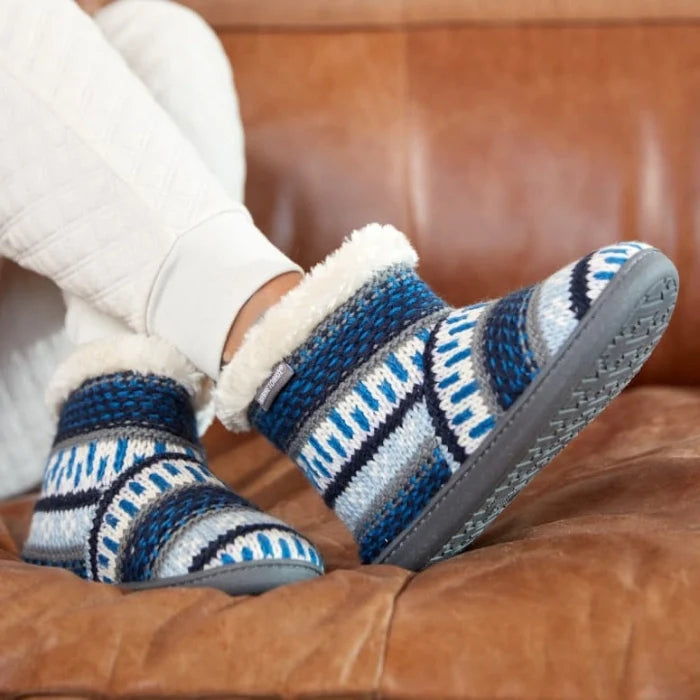 Pre Order Minnetonka BETTY SHOES with memory foam, cozy pile lining, and durable rubber sole.