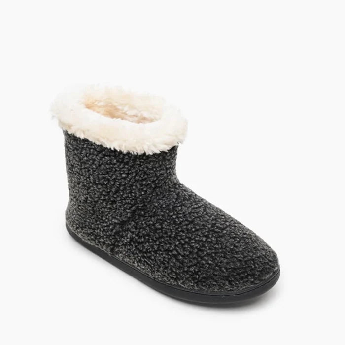 Minnetonka BETTY SHOES, cozy knit slippers with plush lining and durable sole.