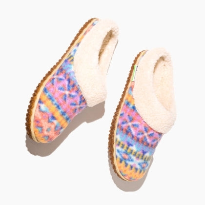 Eco-friendly Minnetonka Ecowise moccasins with colorful pattern and soft lining.