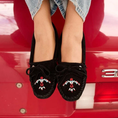 Pre Order Minnetonka THUNDERBIRD SOFTSOLE moccasins with iconic beadwork and soft suede.