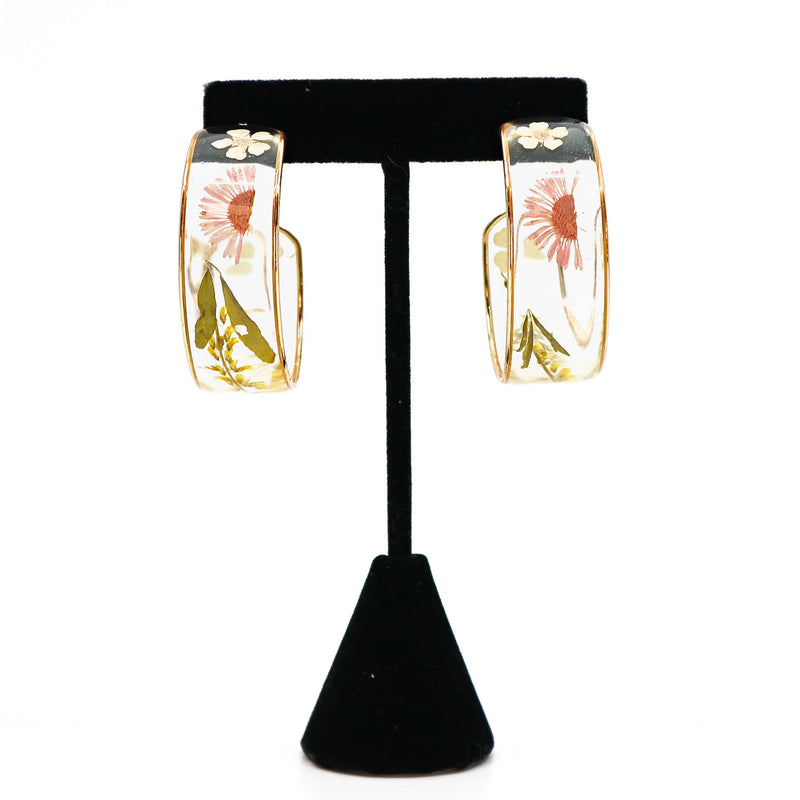 Dried Flower Hoop Earrings PSTPE54 with delicate dried flowers on gold hoops