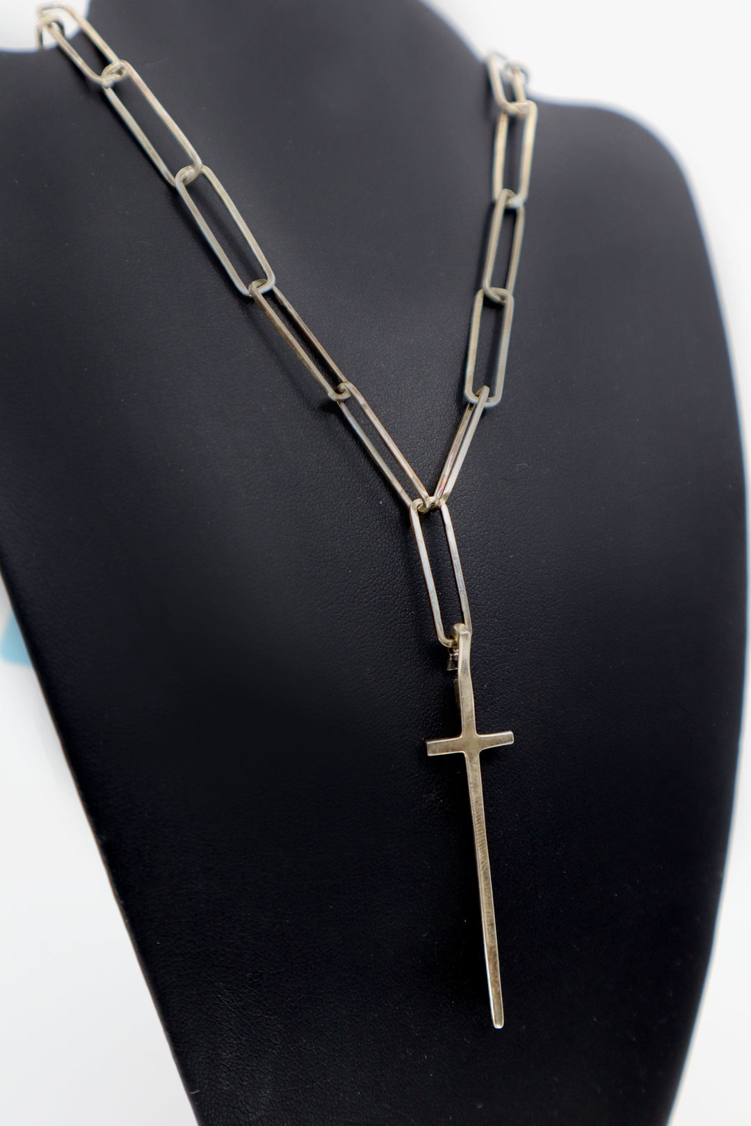 Sterling silver chunky chain cross necklace with 20-22 inch length stylish accessory