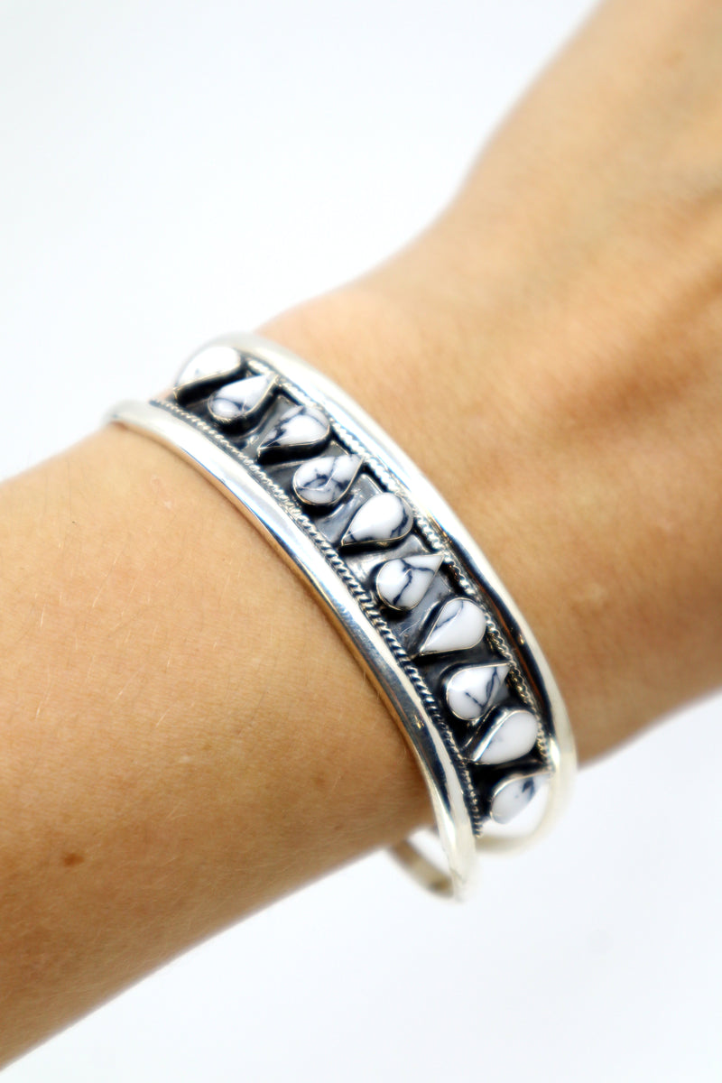 Handmade sterling silver howlite teardrop cuff bracelet PSTPC16 with 20.8g weight