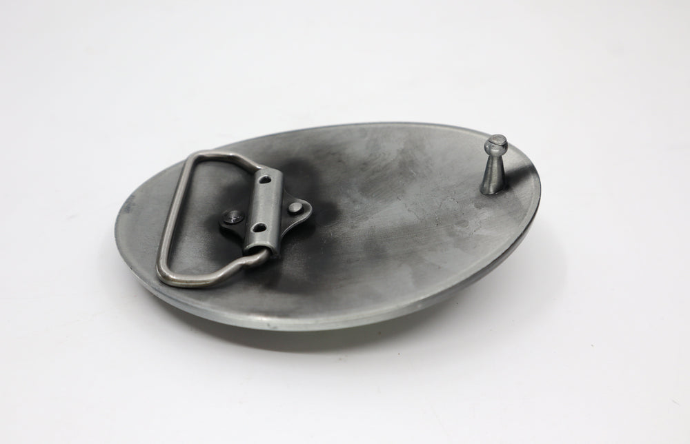 Silver alloy oval belt buckle with sturdy construction.