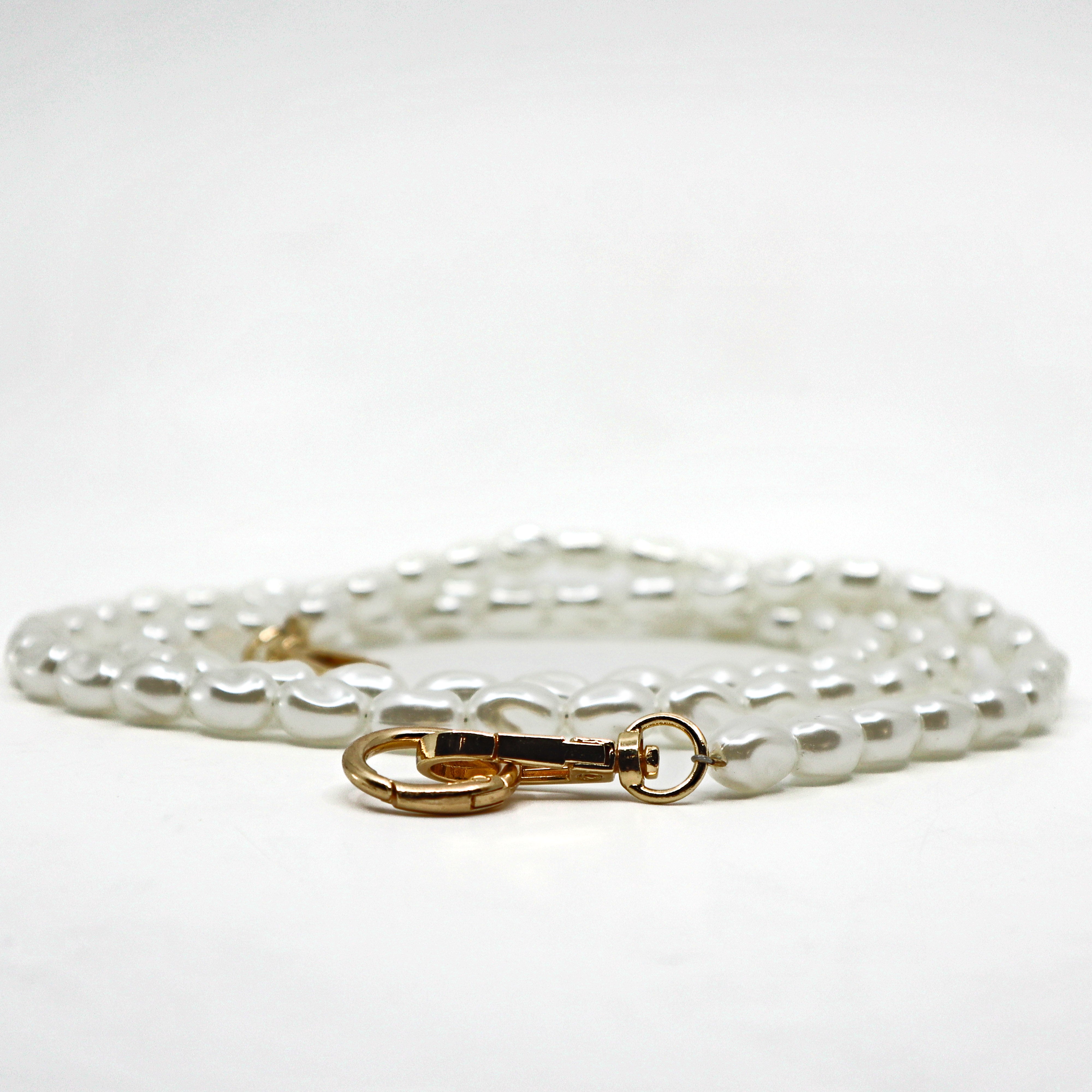 Glitter pearl phone lanyard with gold clasp and anti-lost patch for universal phone case fit