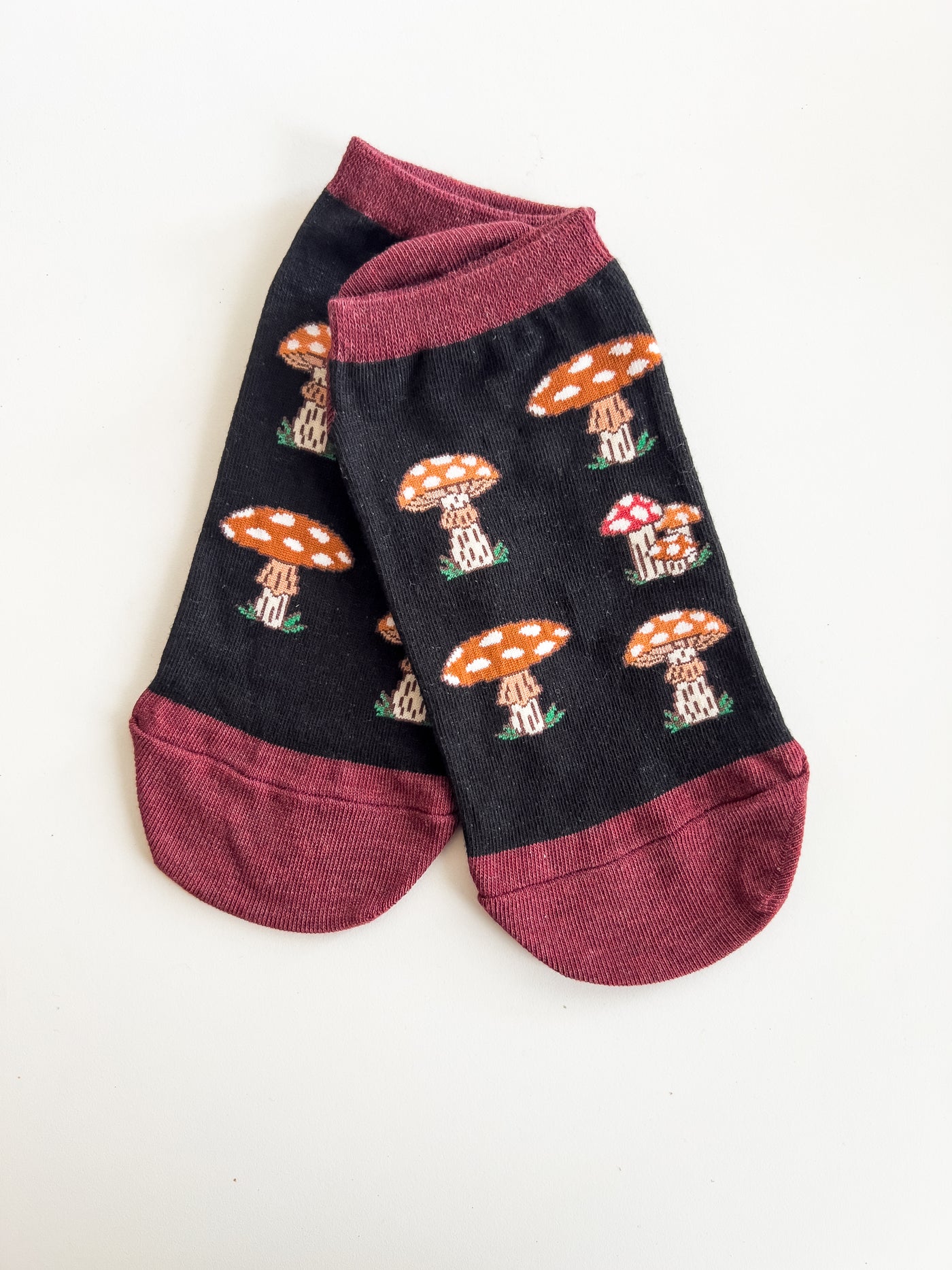 Digging The Mushrooms-Socks Smith Shorty Socks