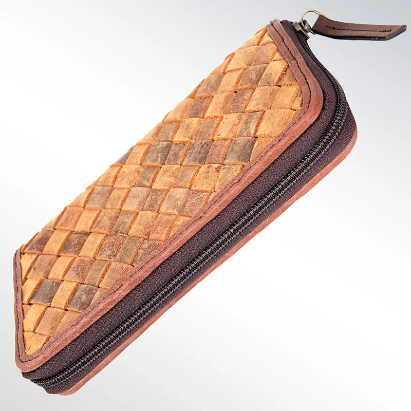 American Darling Wallet ADBGI121A in full grain leather with antique metal fittings and durable YKK zipper.