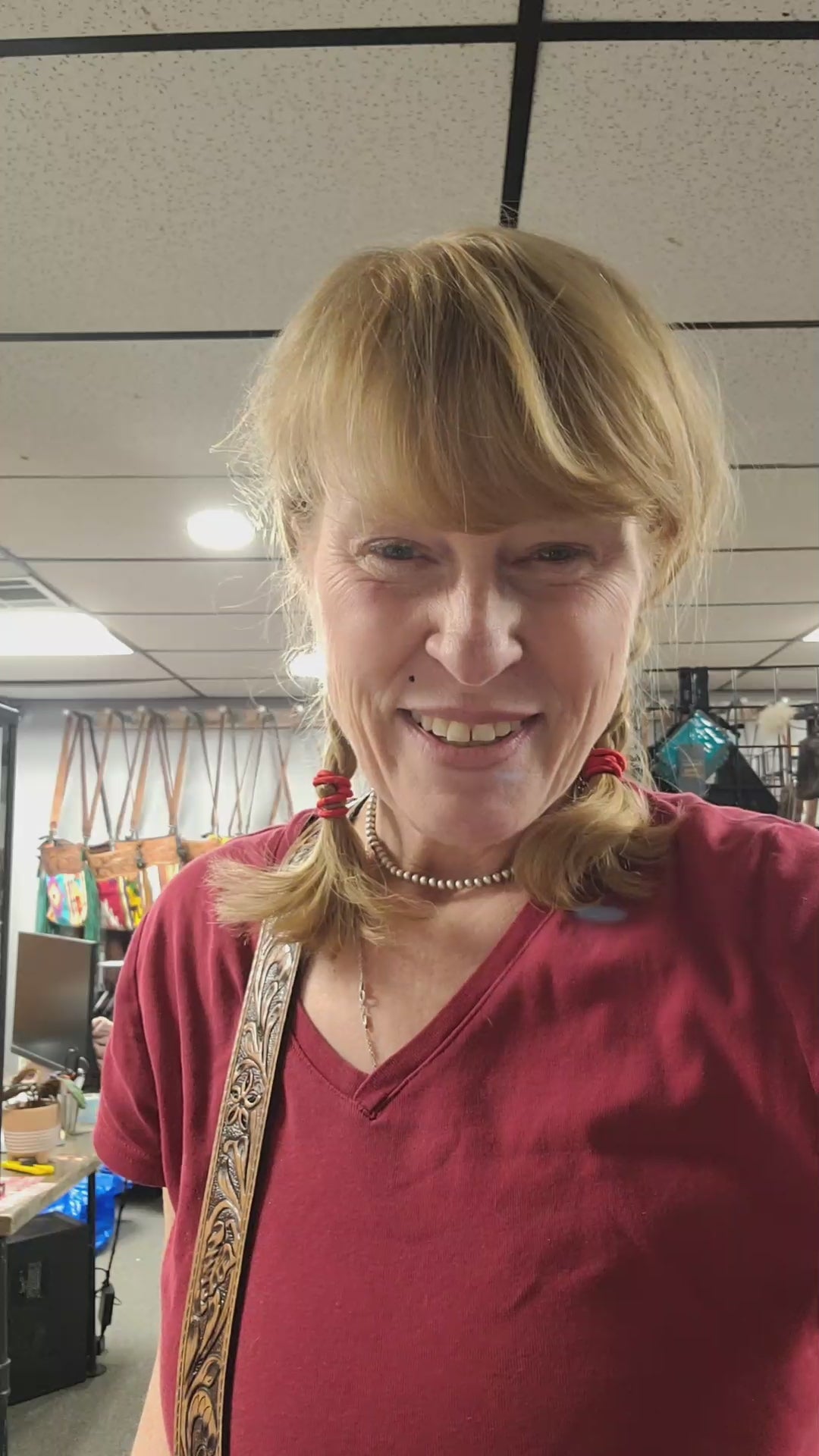 American Darling Large Crossbody Messenger Bag ADBG507BR